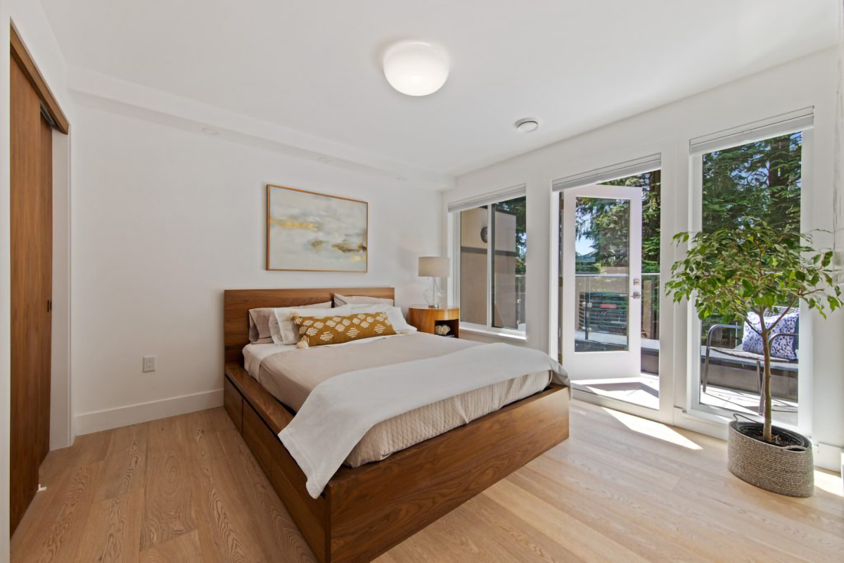 939 Clements Ave, North Vancouver 25