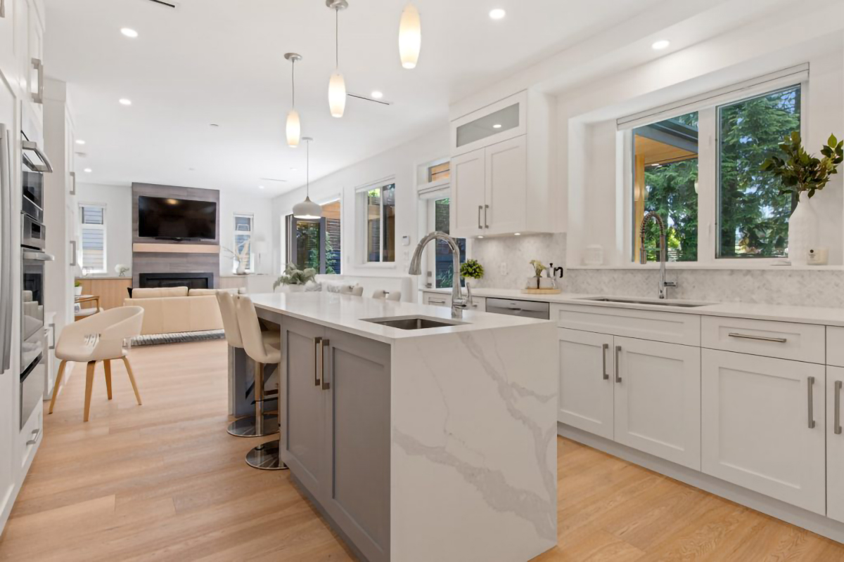 939 Clements Ave, North Vancouver 29