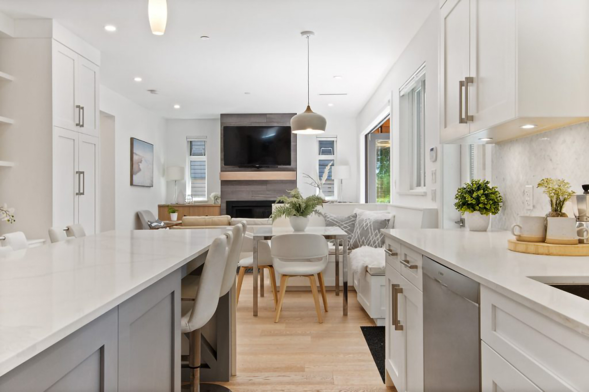 939 Clements Ave, North Vancouver 31