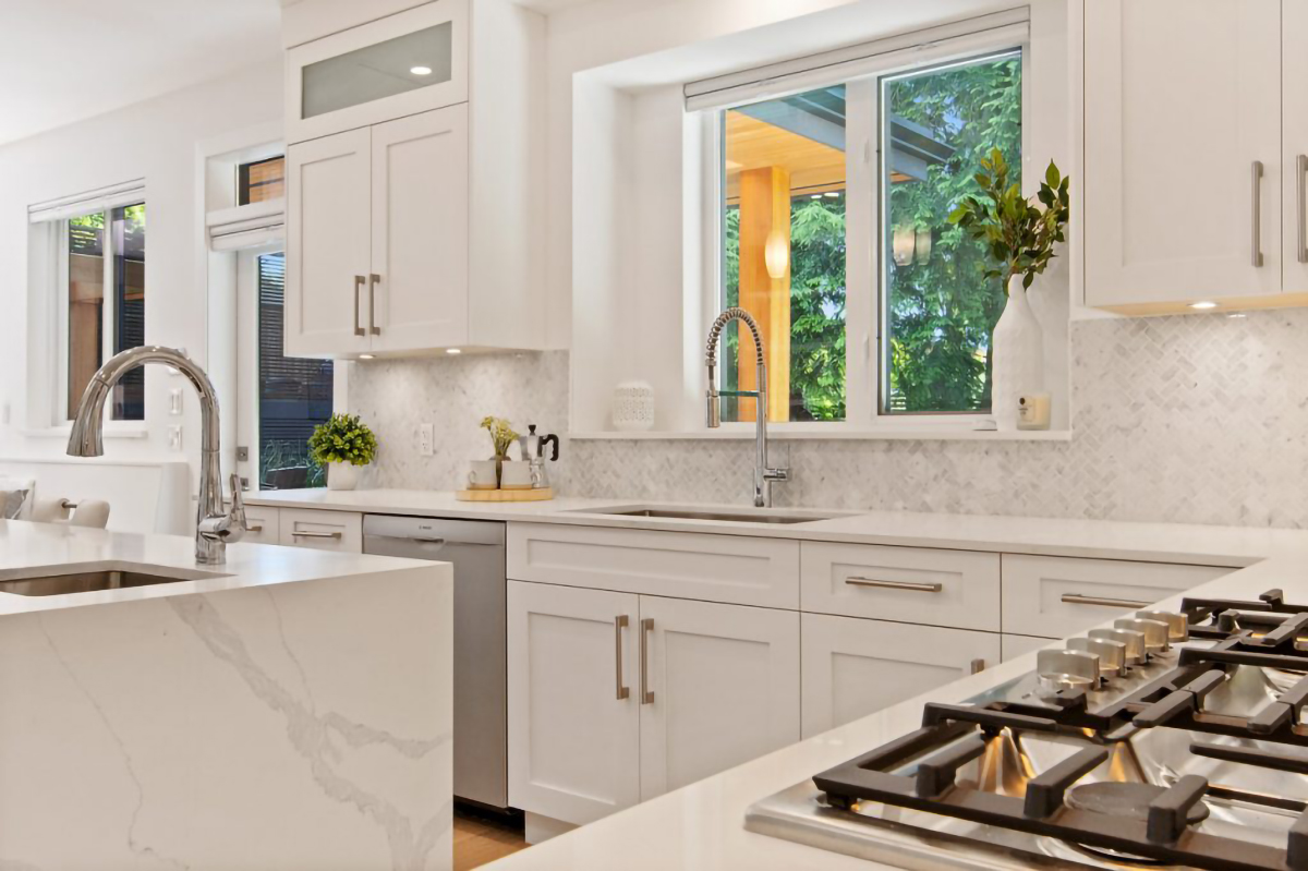 939 Clements Ave, North Vancouver 42