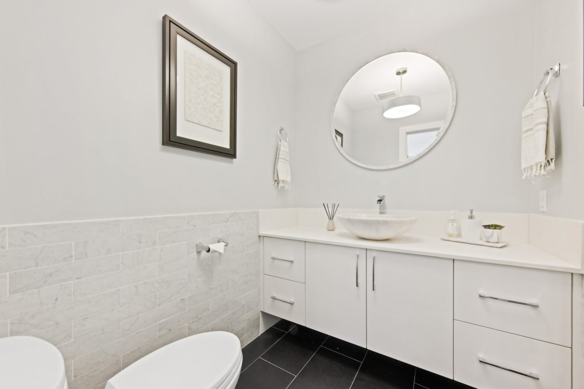 939 Clements Ave, North Vancouver 53