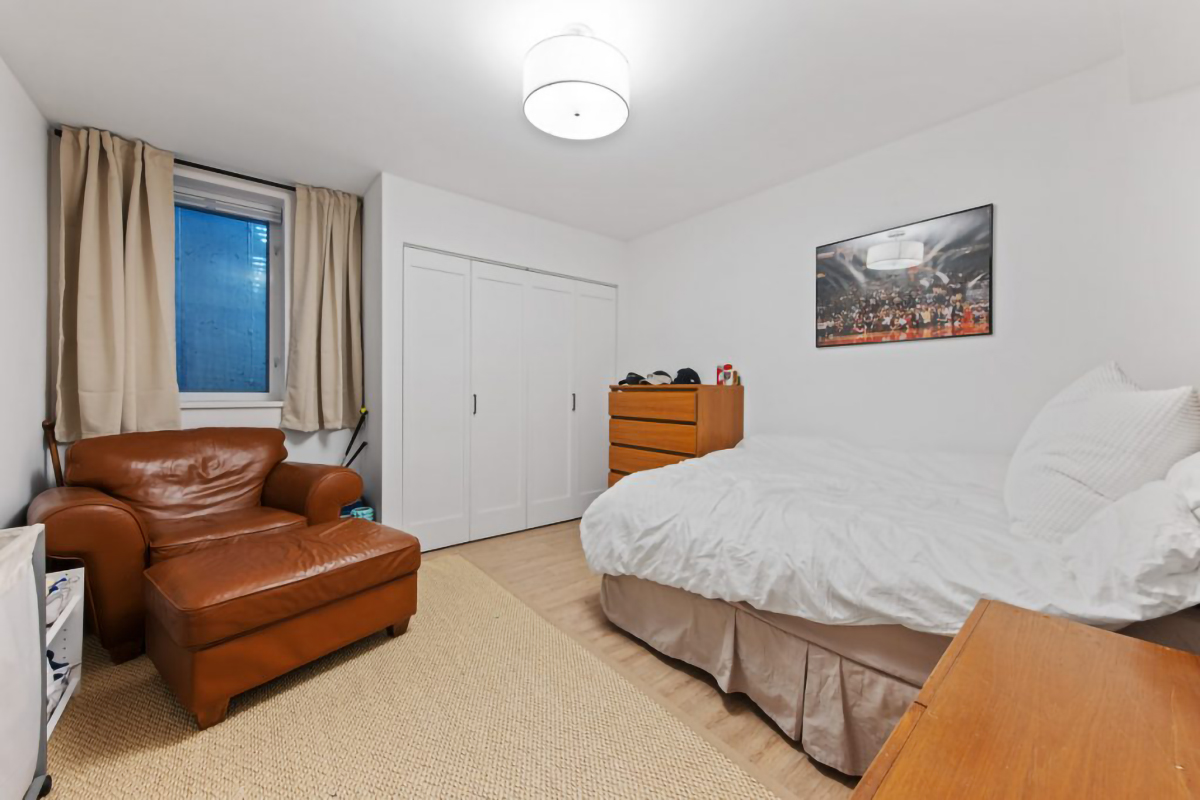 939 Clements Ave, North Vancouver 77