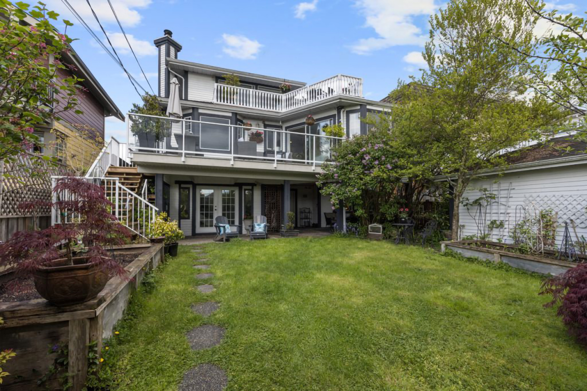 269B W 6TH STREET, NORTH VANCOUVER 32