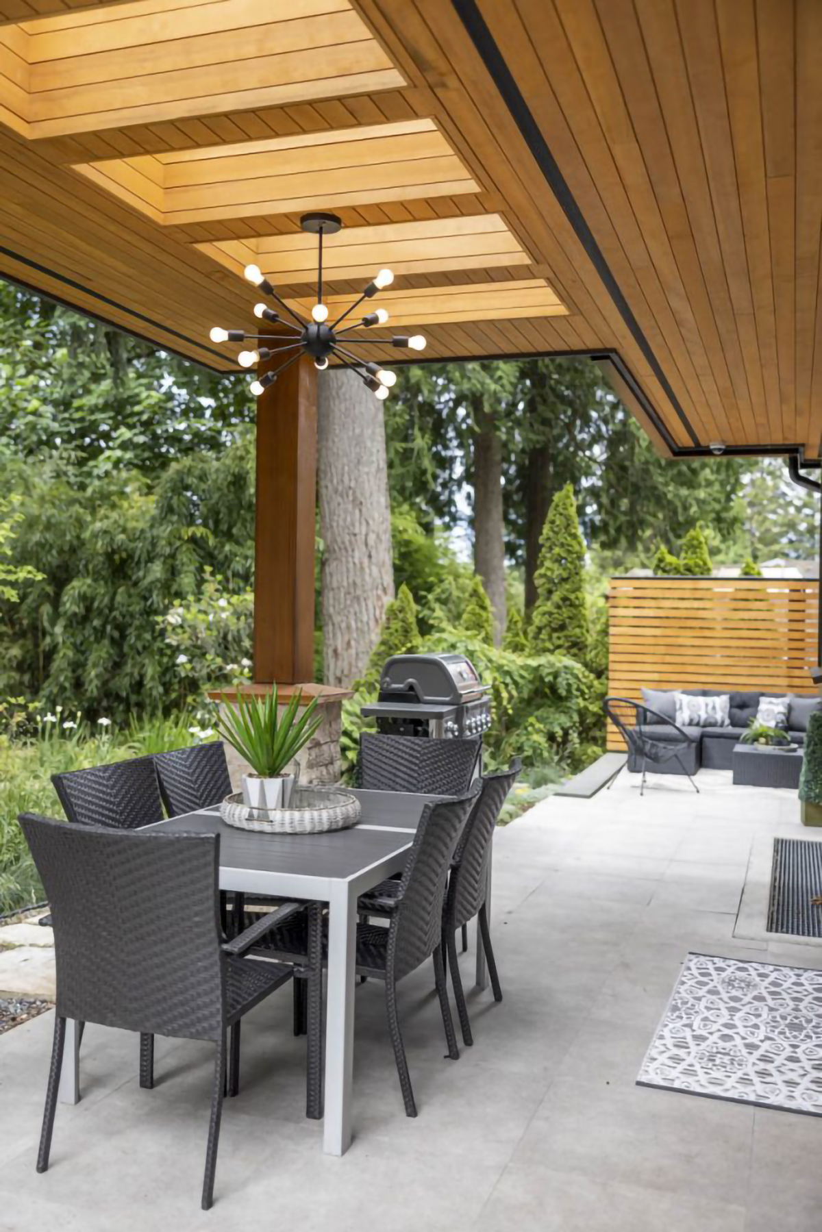 939 Clements Ave, North Vancouver 85