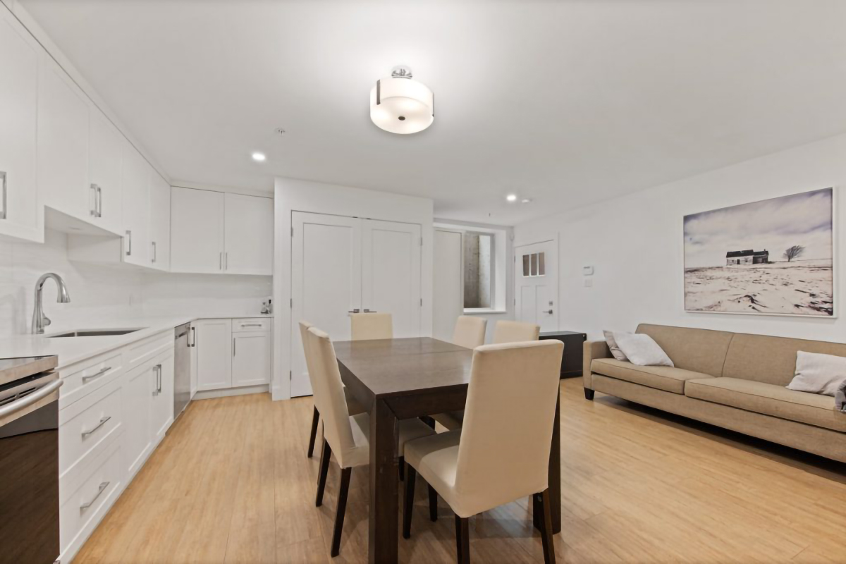 939 Clements Ave, North Vancouver 91