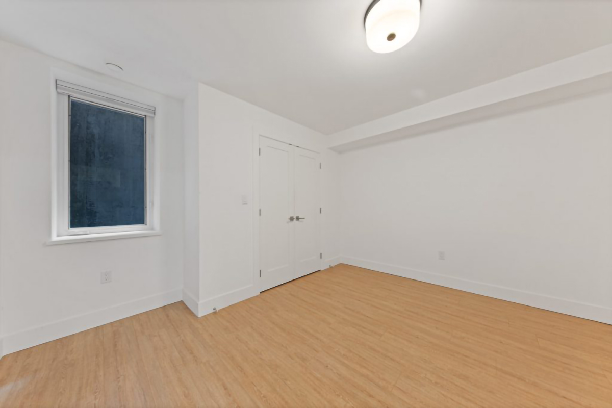 939 Clements Ave, North Vancouver 92