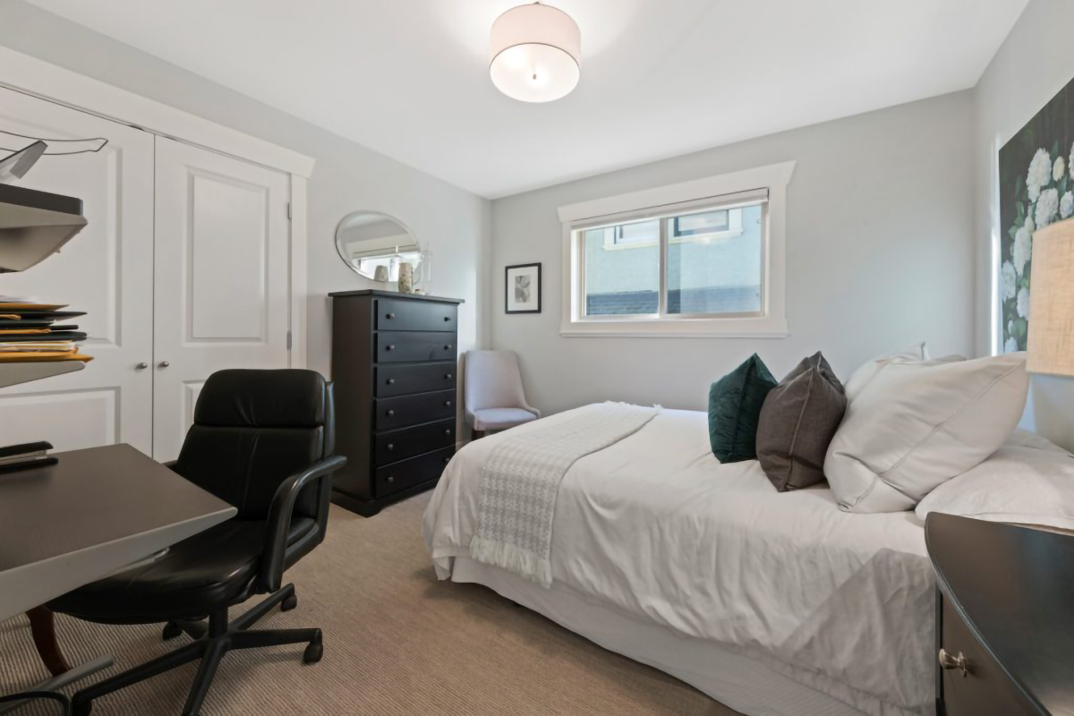 252 W 6TH STREET 15