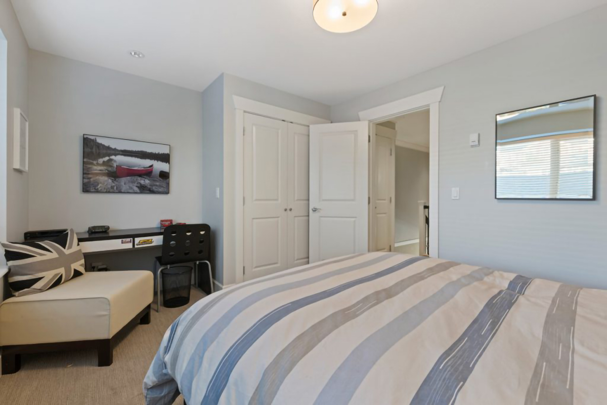 252 W 6TH STREET 18