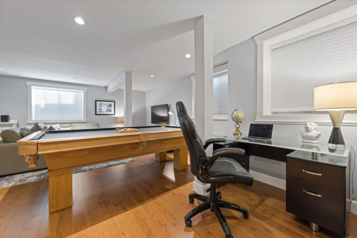252 W 6TH STREET 21