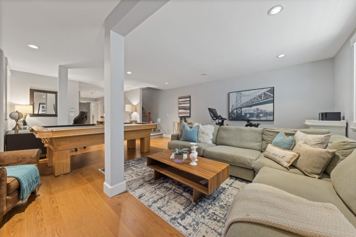 252 W 6TH STREET 23