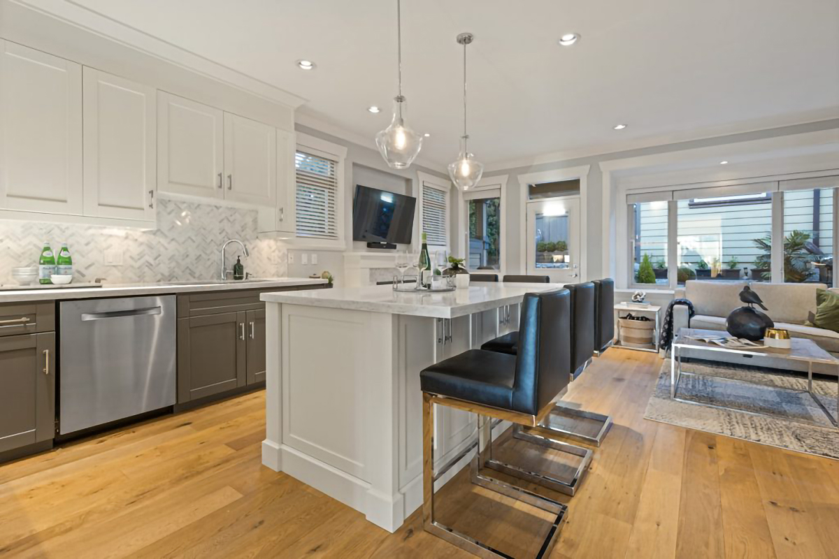 252 W 6TH STREET 26