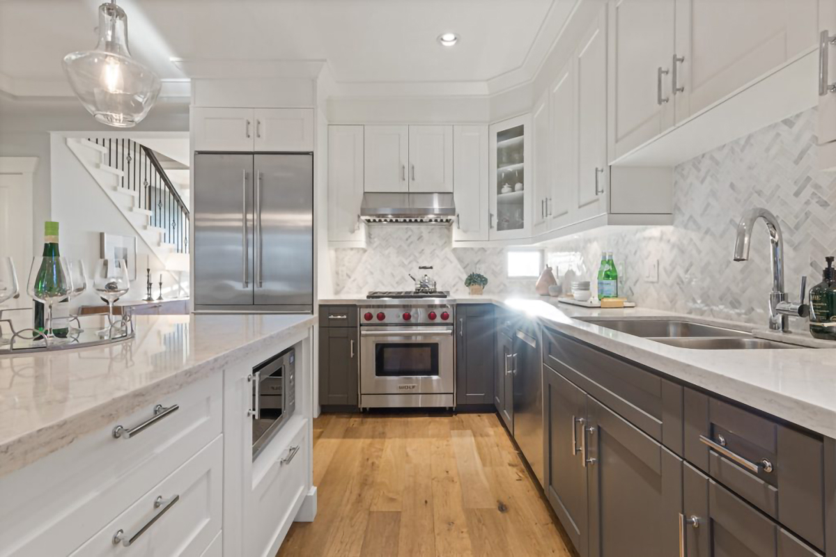 252 W 6TH STREET 27