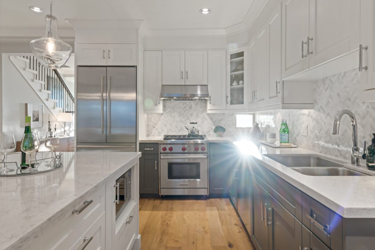 252 W 6TH STREET 28