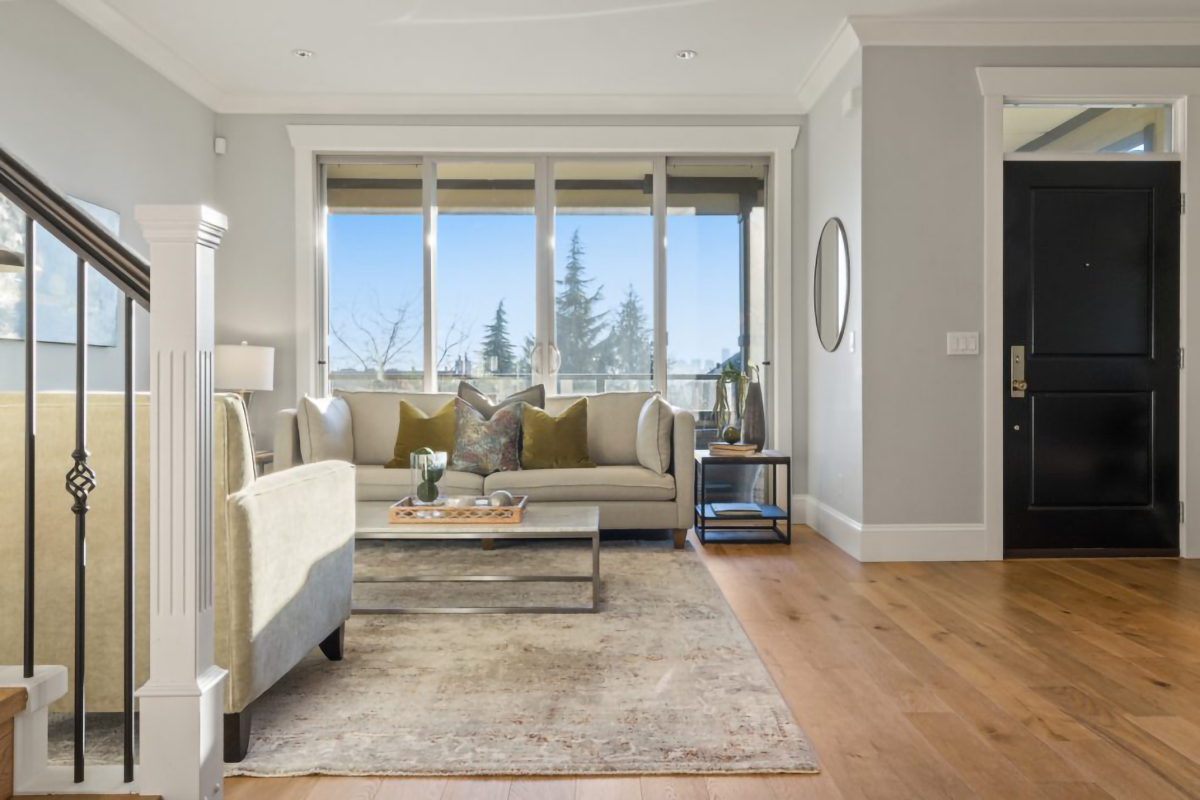 252 W 6TH STREET 35