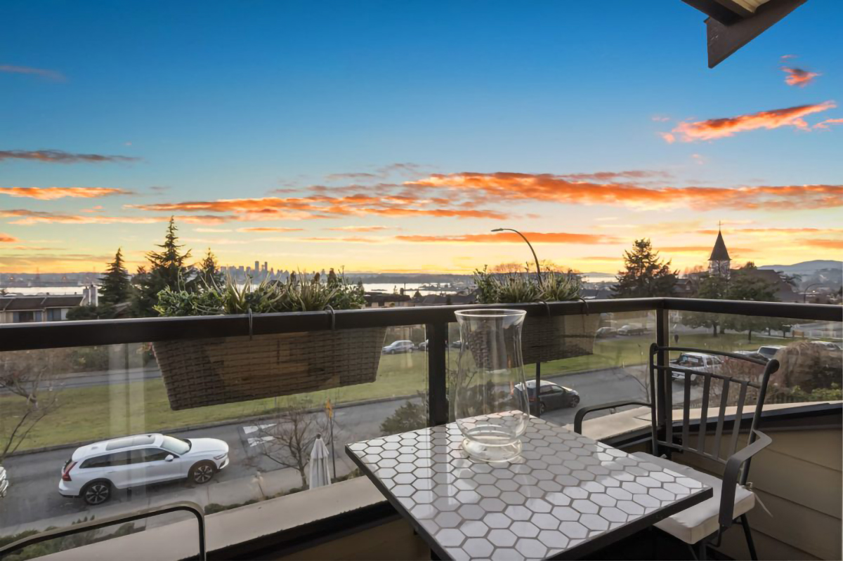 252 W 6TH STREET 52