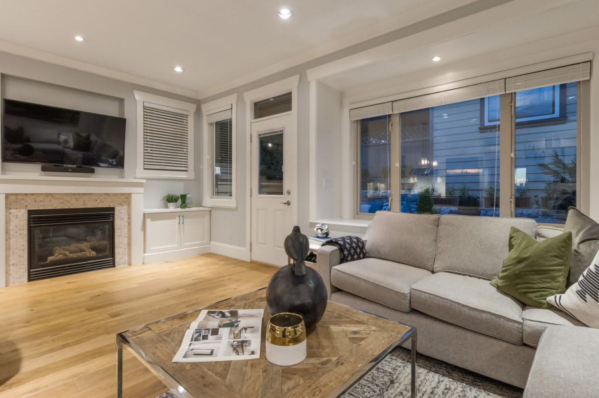 252 W 6TH STREET 57