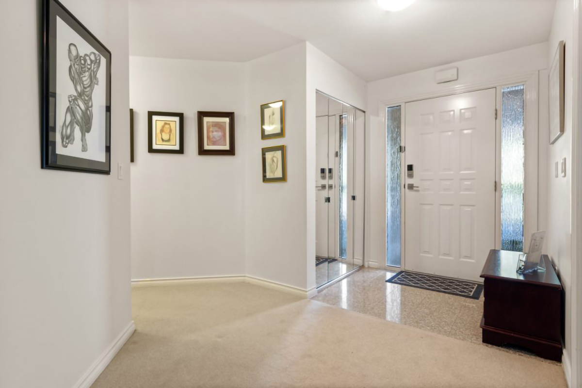 203-3200 CAPILANO CRESCENT, NORTH VANCOUVER 24