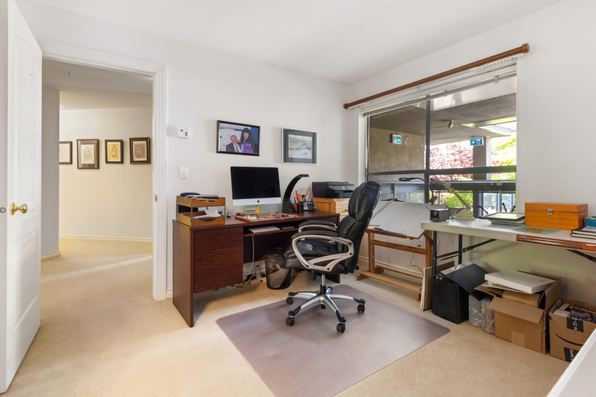 203-3200 CAPILANO CRESCENT, NORTH VANCOUVER 27