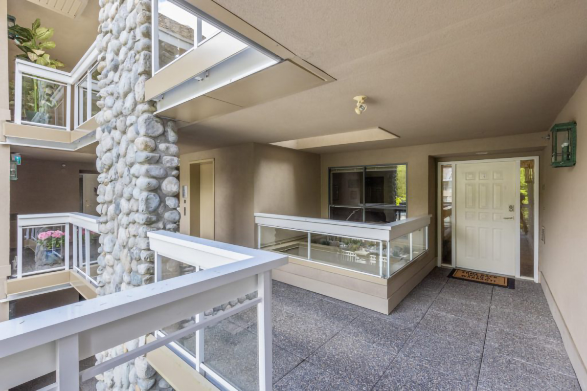 203-3200 CAPILANO CRESCENT, NORTH VANCOUVER 32
