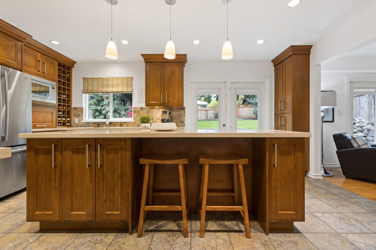 2275 Ennerdale Road, North Vancouver, BC. 10