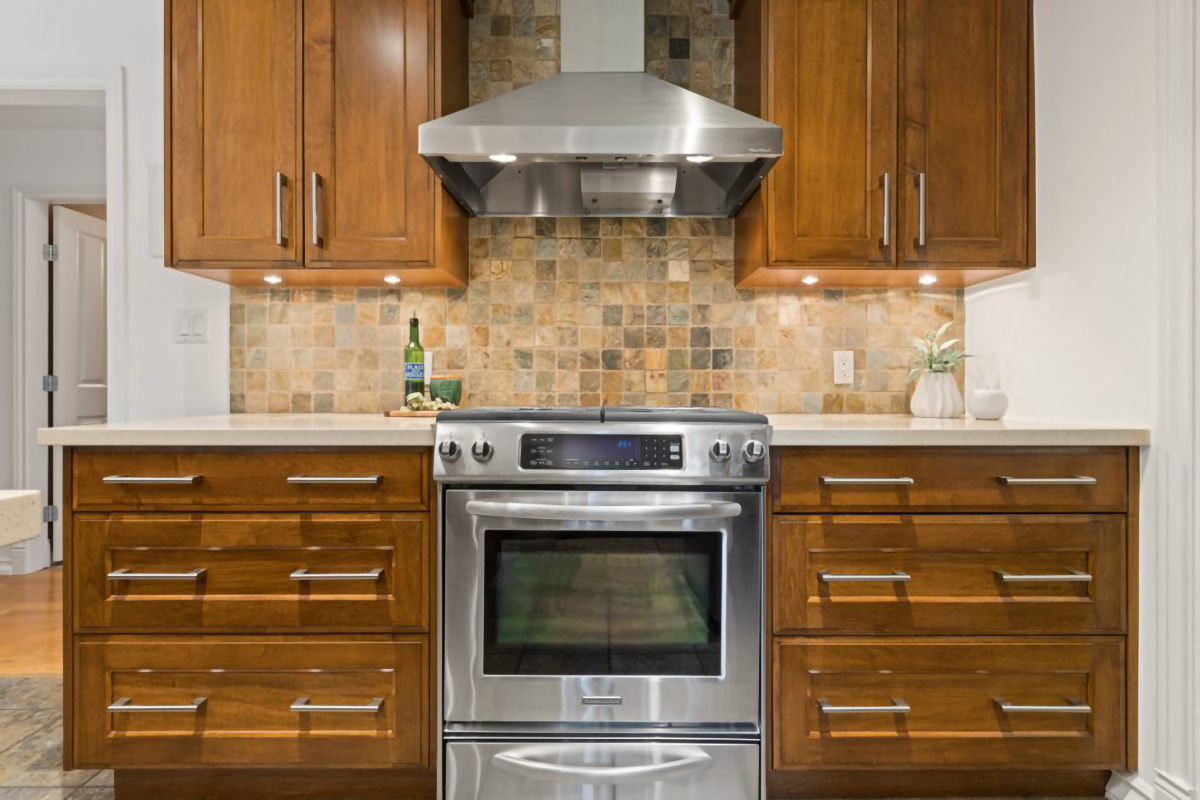 2275 Ennerdale Road, North Vancouver, BC. 13
