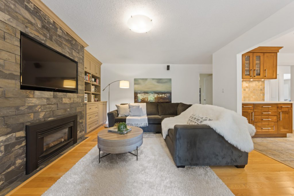 2275 Ennerdale Road, North Vancouver, BC. 14
