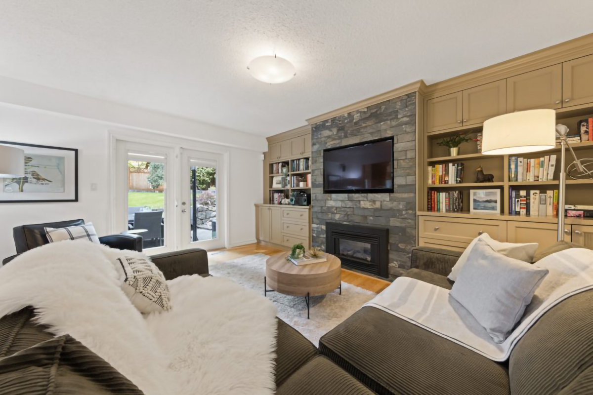 2275 Ennerdale Road, North Vancouver, BC. 16