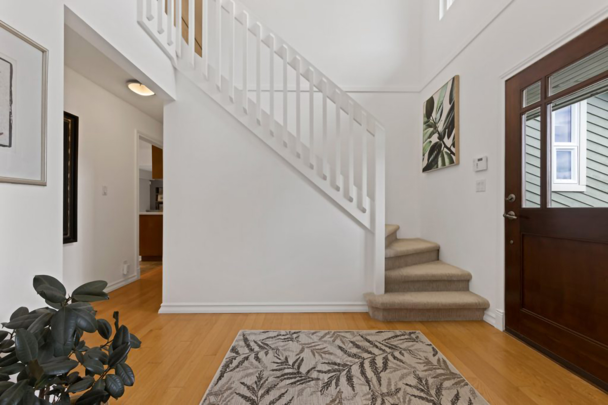 2275 Ennerdale Road, North Vancouver, BC. 21