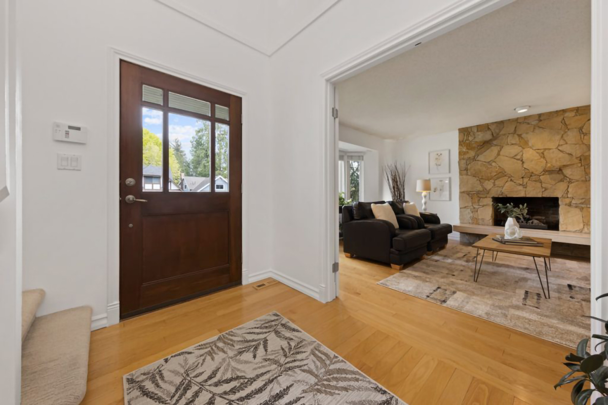 2275 Ennerdale Road, North Vancouver, BC. 22