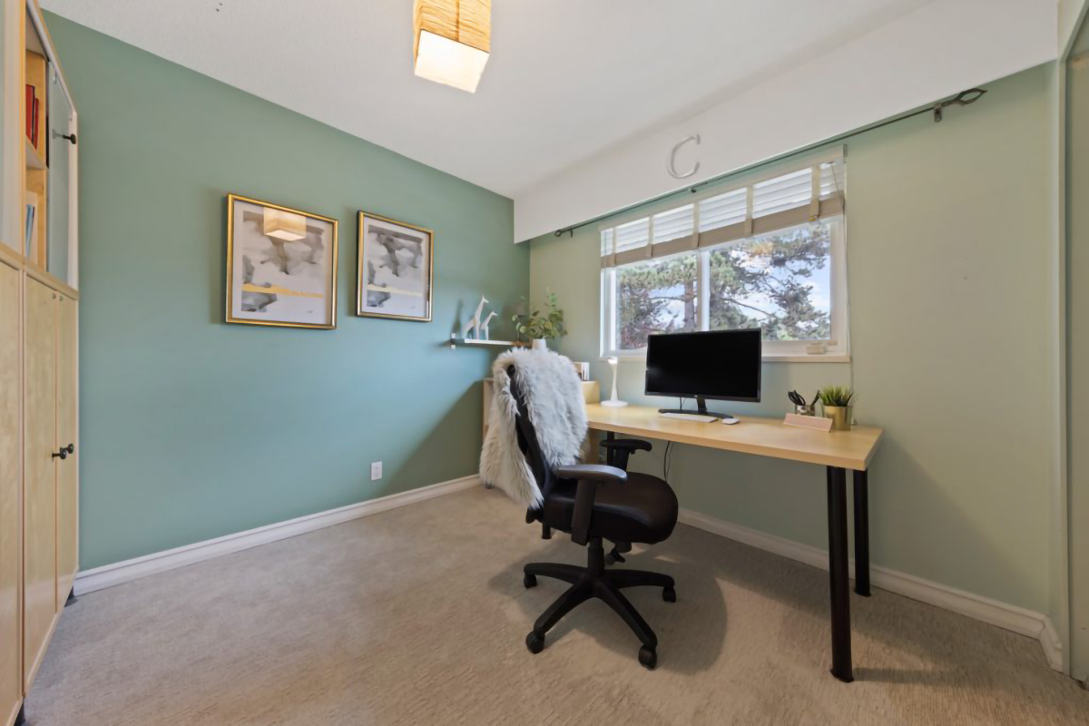 2275 Ennerdale Road, North Vancouver, BC. 23