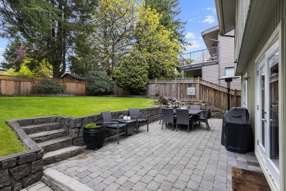 2275 Ennerdale Road, North Vancouver, BC. 31