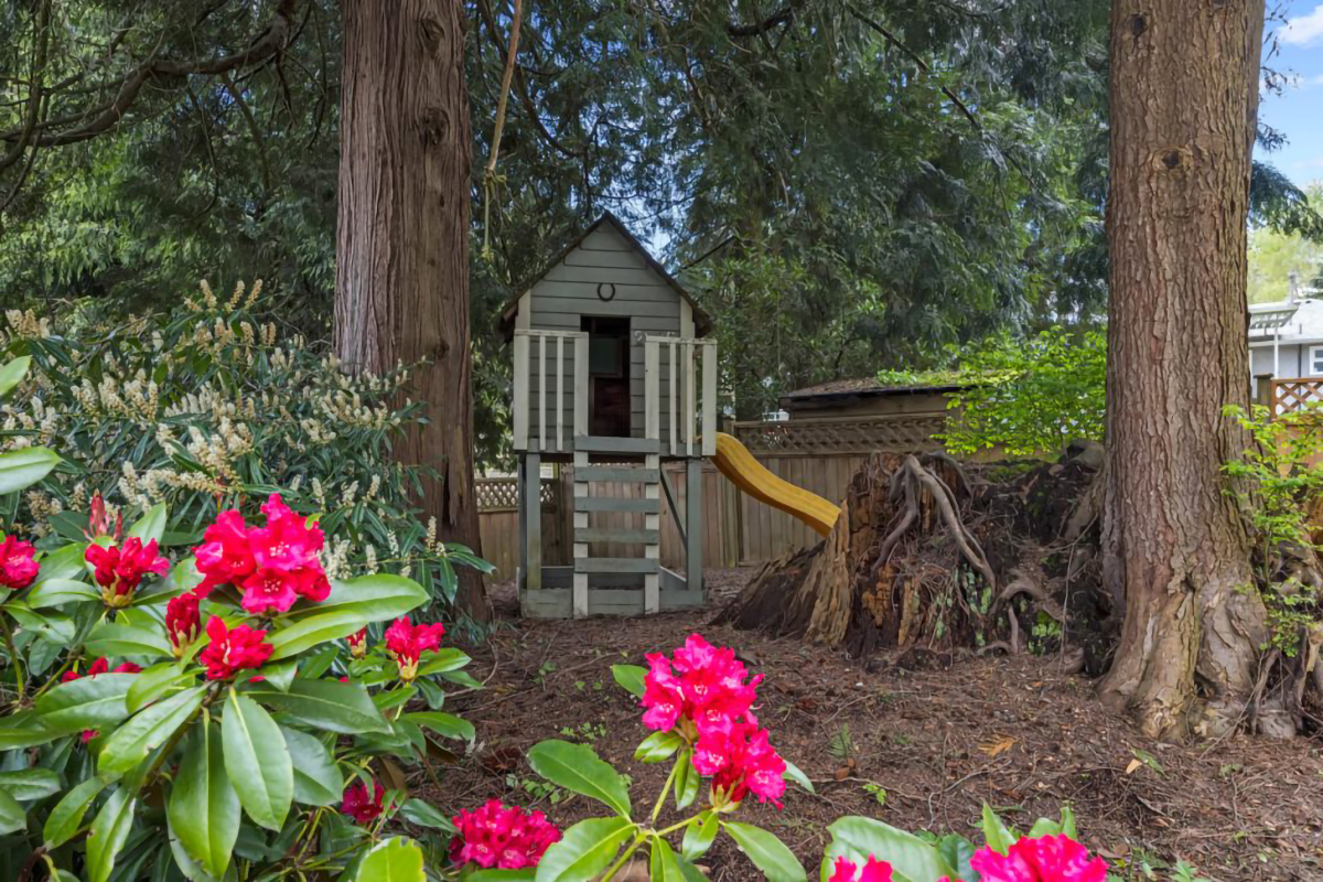 2275 Ennerdale Road, North Vancouver, BC. 32