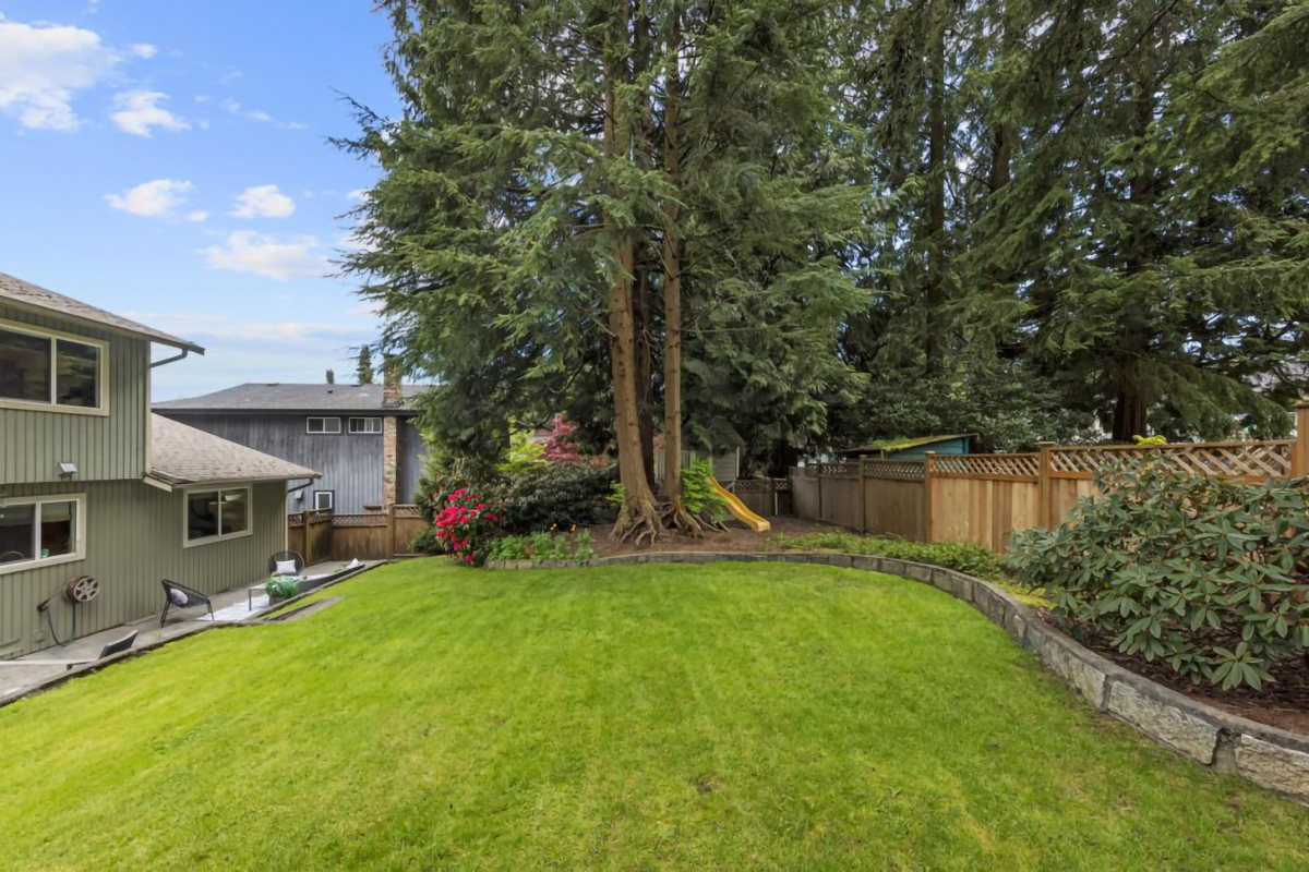 2275 Ennerdale Road, North Vancouver, BC. 34