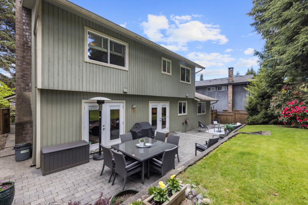 2275 Ennerdale Road, North Vancouver, BC. 35