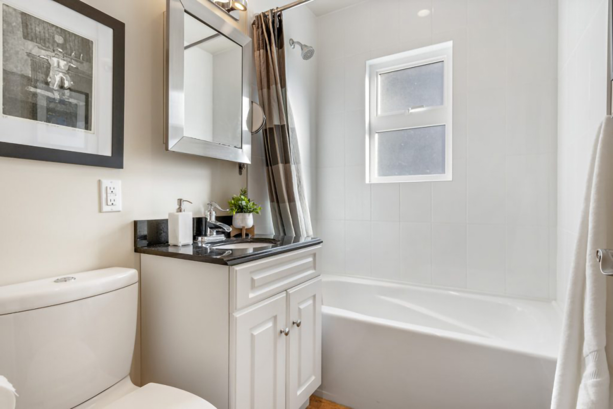 1949 Mackay Avenue, North Vancouver 22