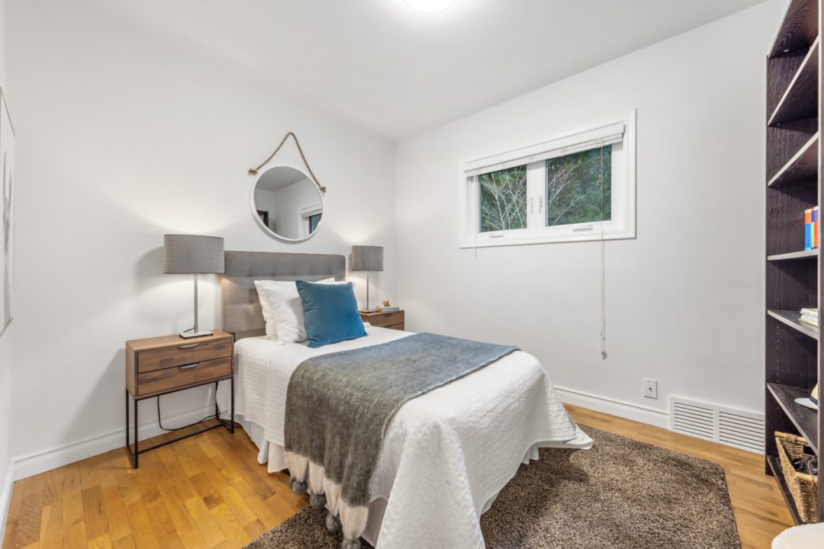 1949 Mackay Avenue, North Vancouver 23