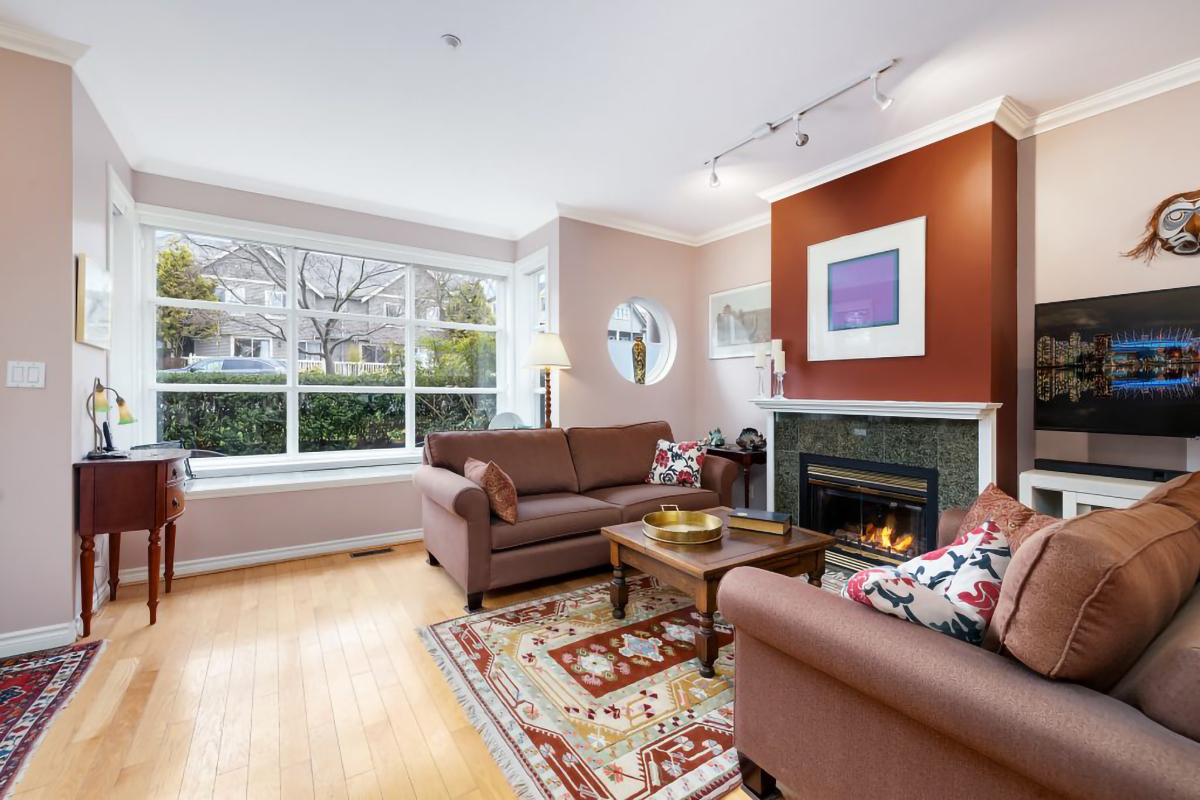 2-225 E5TH STREET, NORTH VANCOUVER 3