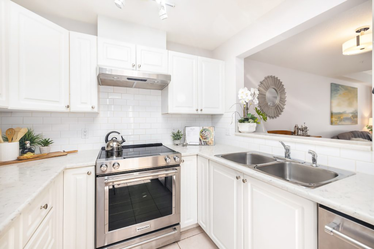 506-2059 CHESTERFIELD AVENUE, NORTH VANCOUVER 11