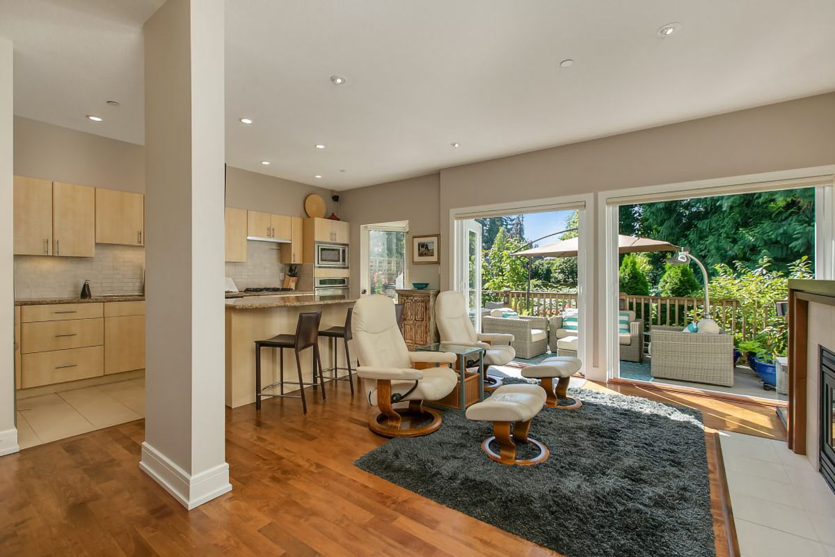 #9 - 3750 Edgemont Blvd, North Vancouver 32