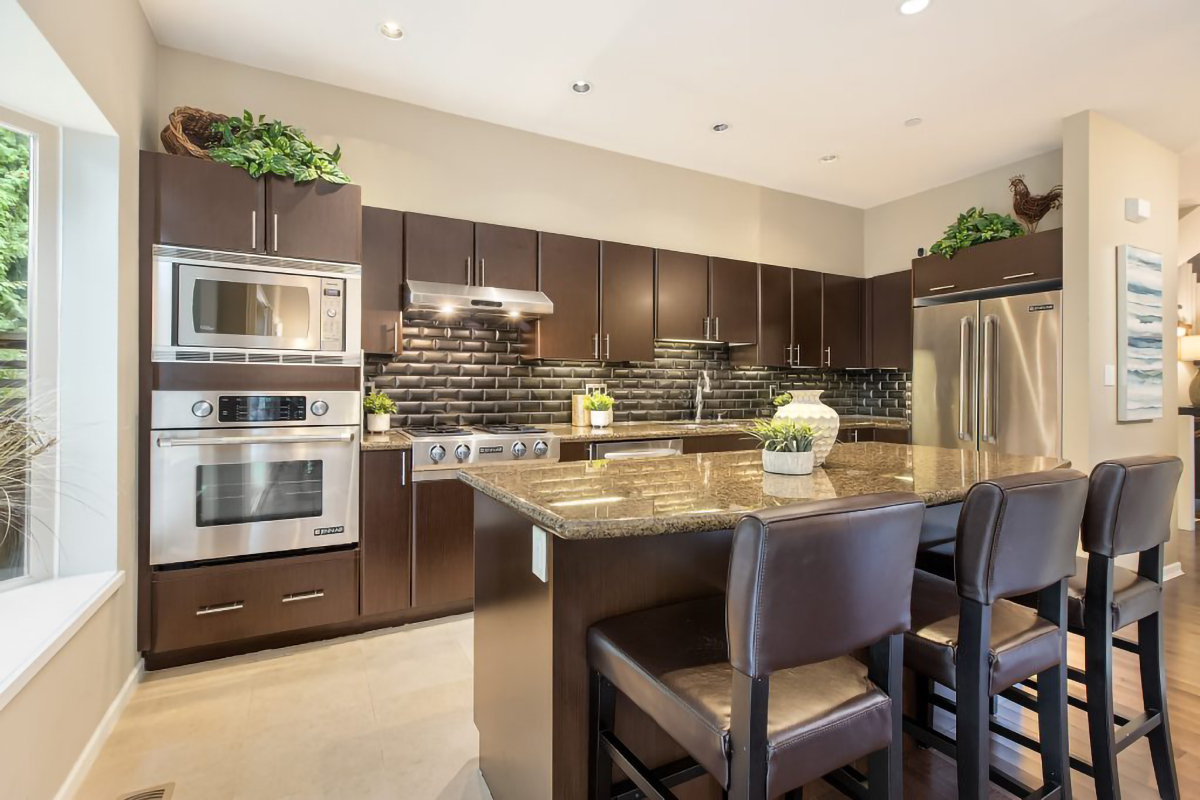 #6 - 3750 Edgemont Boulevard 20