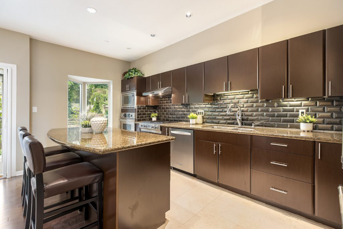 #6 - 3750 Edgemont Boulevard 22