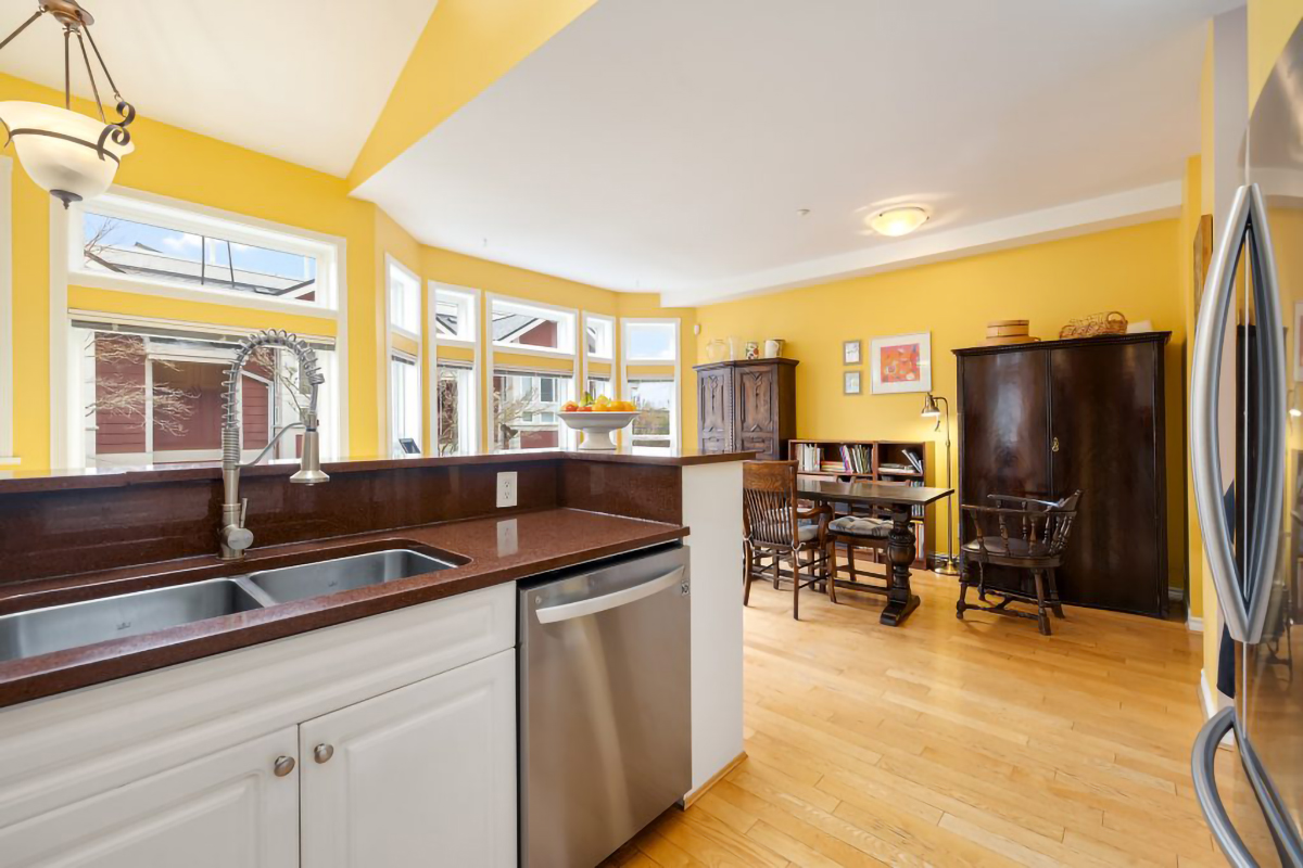 2-225 E5TH STREET, NORTH VANCOUVER 18