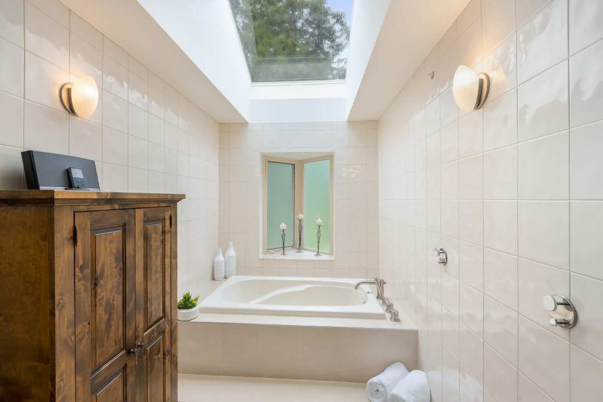 #6 - 3750 Edgemont Boulevard 26