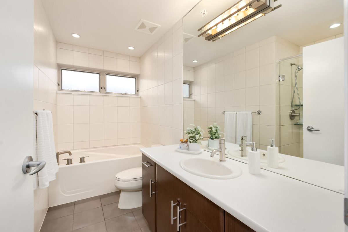#5 - 3750 Edgemont Boulevard 23