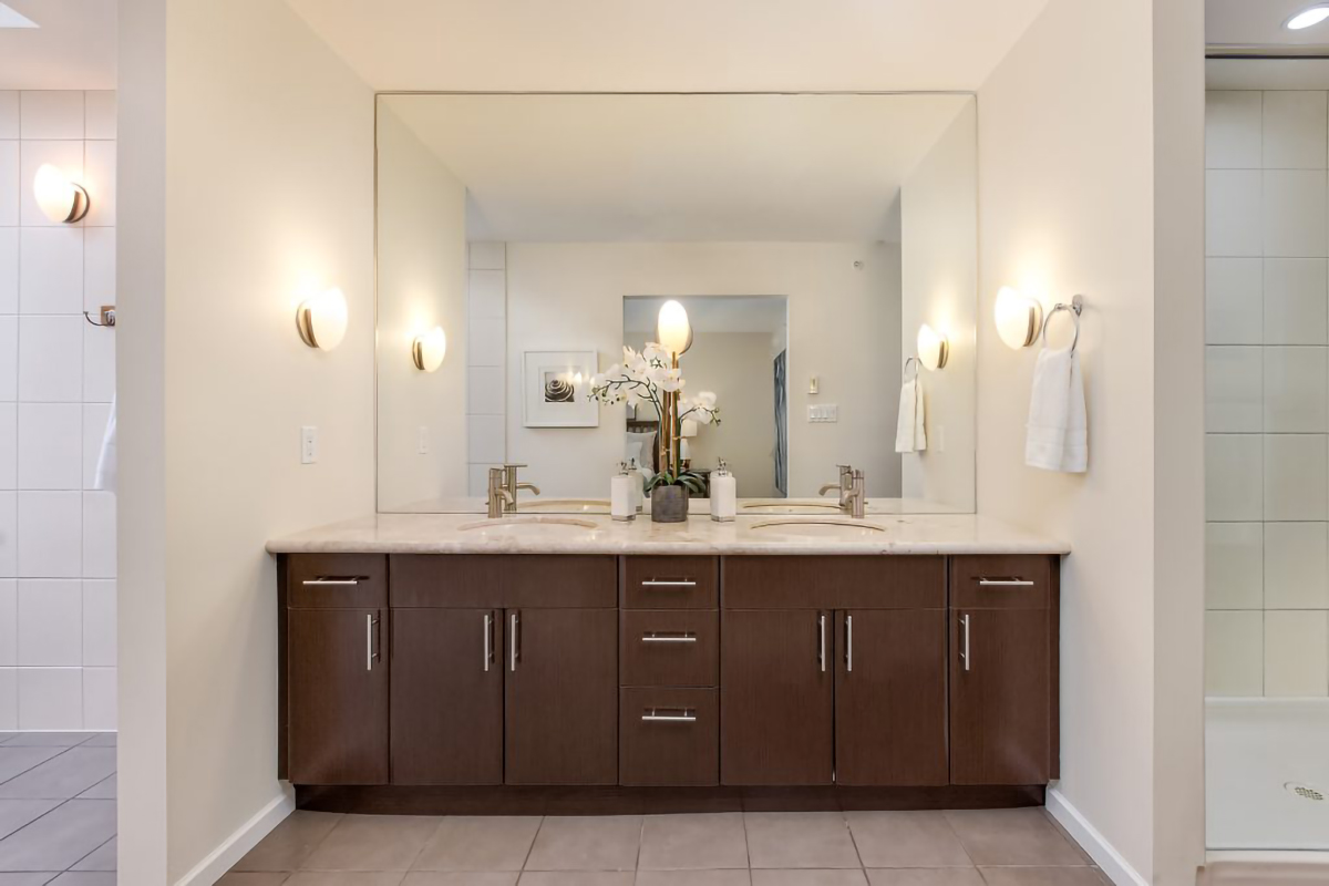 #5 - 3750 Edgemont Boulevard 28