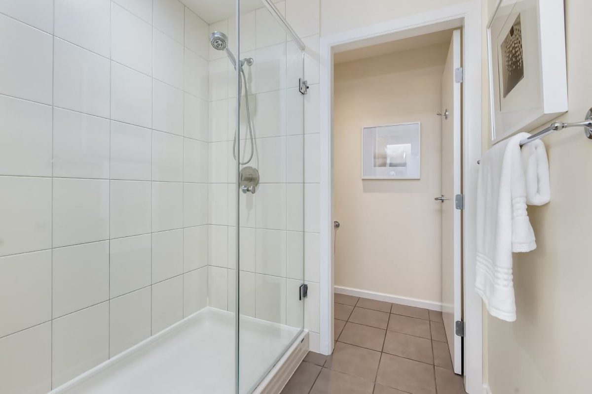 #5 - 3750 Edgemont Boulevard 31