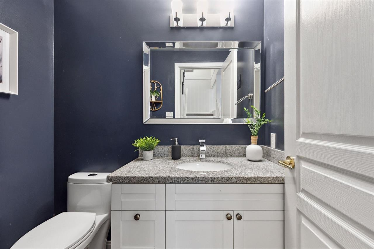 112 225 E 6th Street, North Vancouver 3